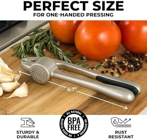Easy-Squeeze Garlic Mincer Set – Rust-Proof, Ergonomic Handle with Peeler & Brush
